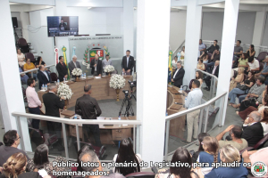 Câmara entrega títulos de cidadania honorária e honra em mérito