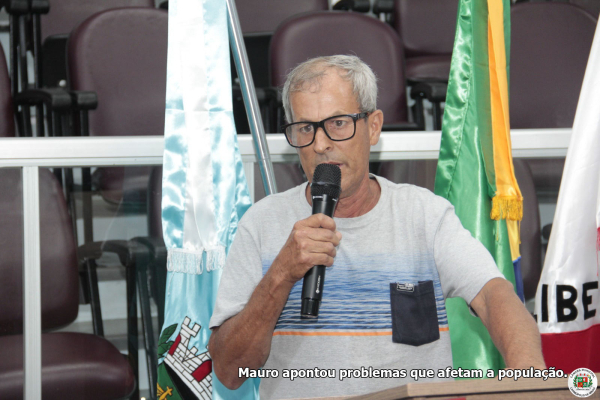 Munícipe pede atenção a escola e obras de infraestrutura