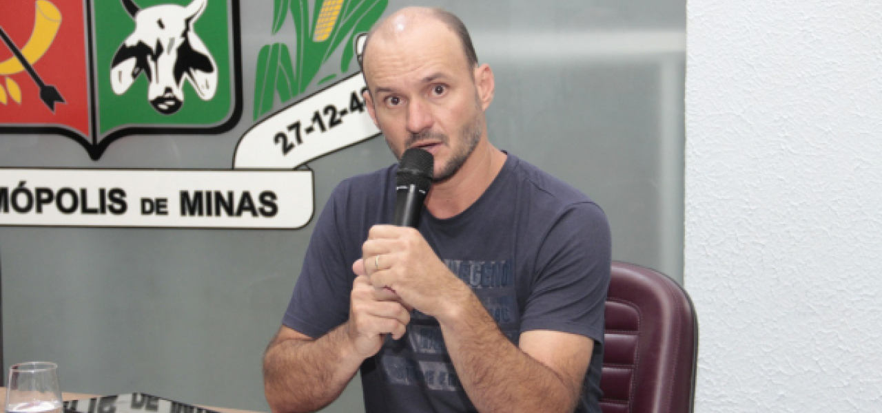 Vereador pede discussão técnica para resolver problema do ponto de ônibus na Praça dos Passos