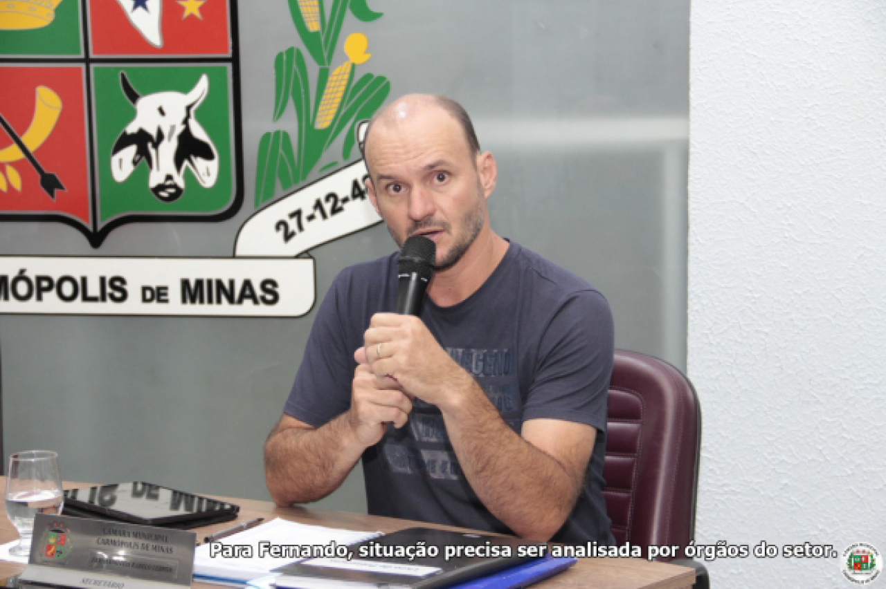 Vereador pede discussão técnica para resolver problema do ponto de ônibus na Praça dos Passos