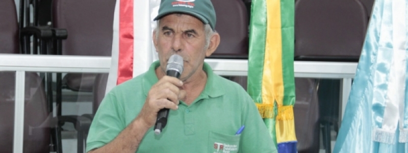 Dirigente sindical reivindica limpeza em córrego e aponta outros problemas